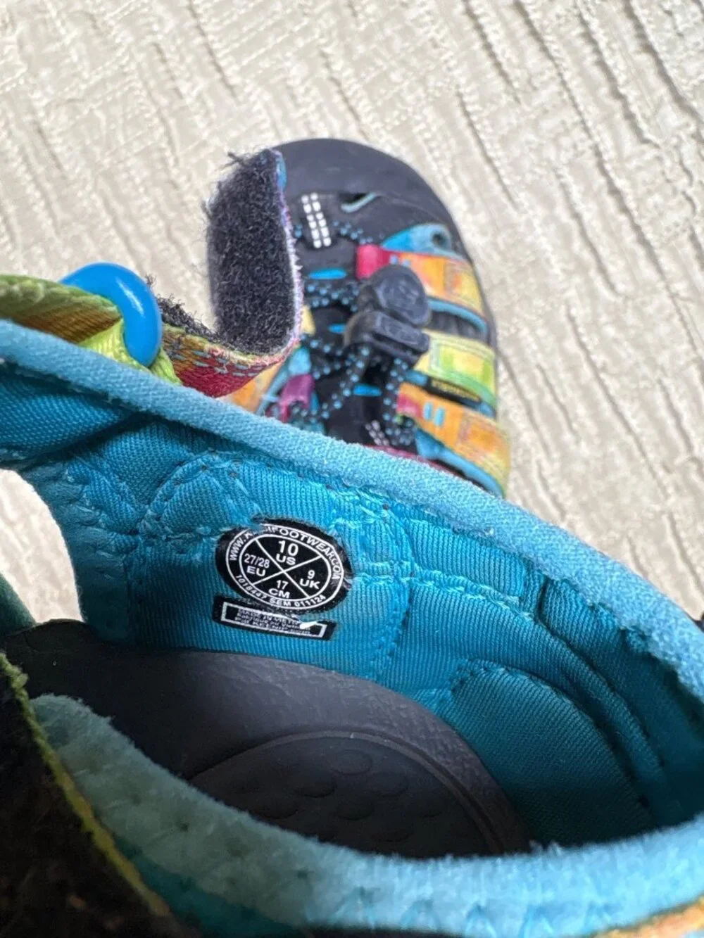 Kids’ 10 KEEN Newport H2 Rainbow Tie Dye Water Sandals